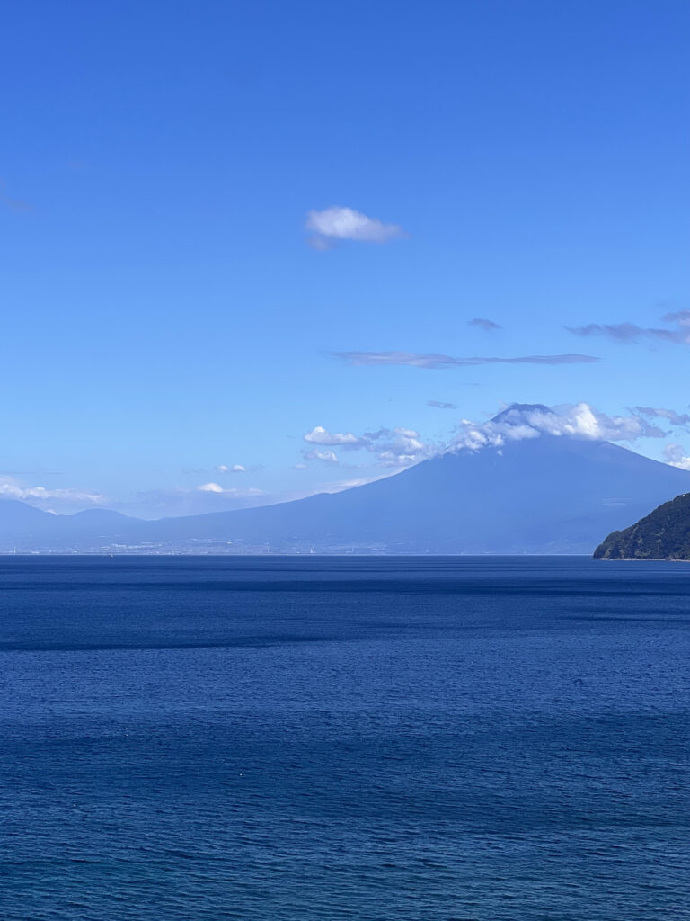 西伊豆八木沢　駿河湾からの富士山 台風9号接近中