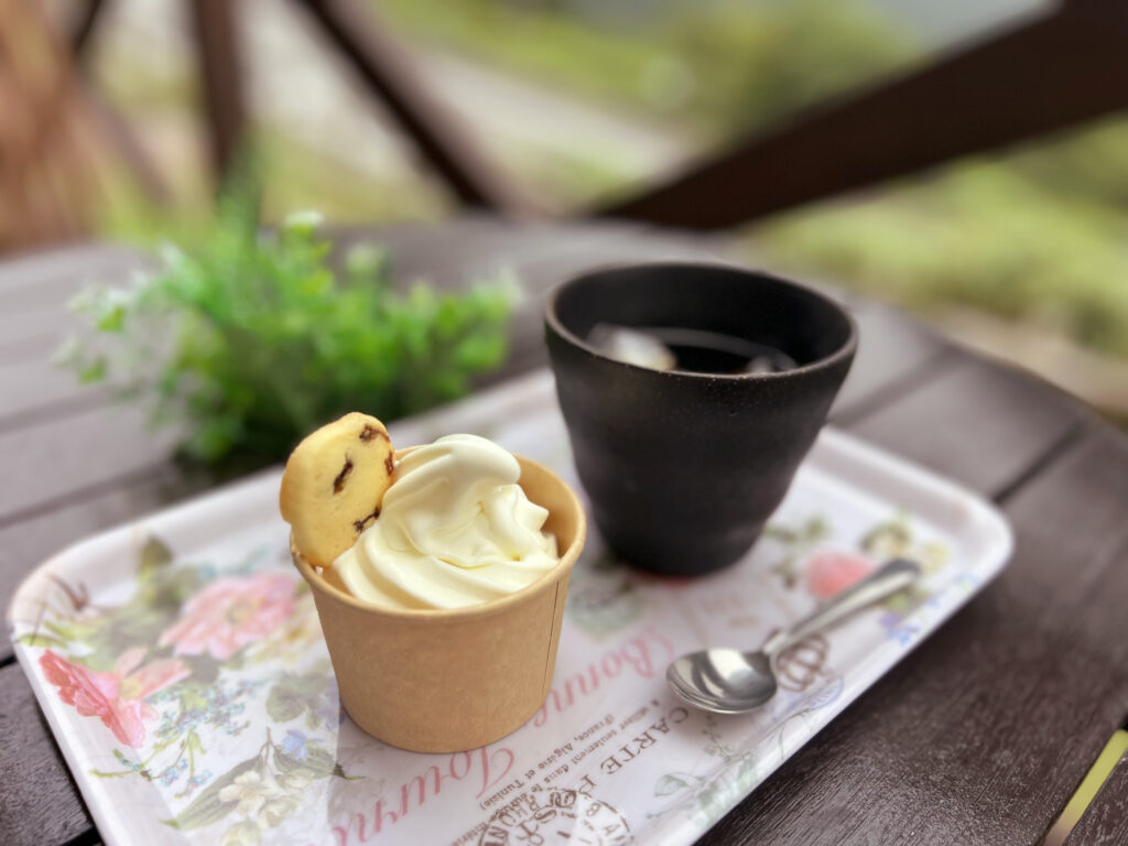 西天城高原・牧場の家　カップソフト　アイスコーヒー