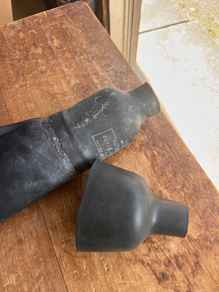 土肥ダイビング　ドライスーツリペア　リストシール貼り替え