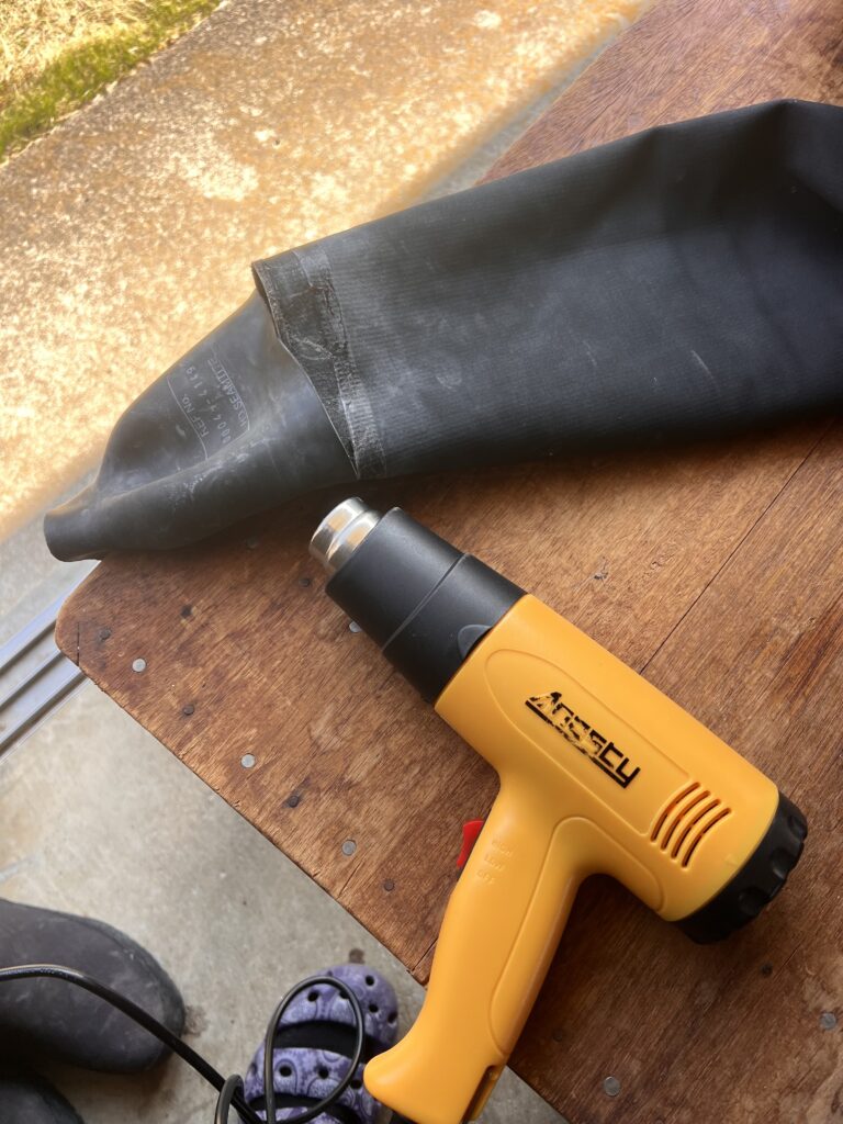 土肥ダイビング　ドライスーツリペア　リストシール貼り替え