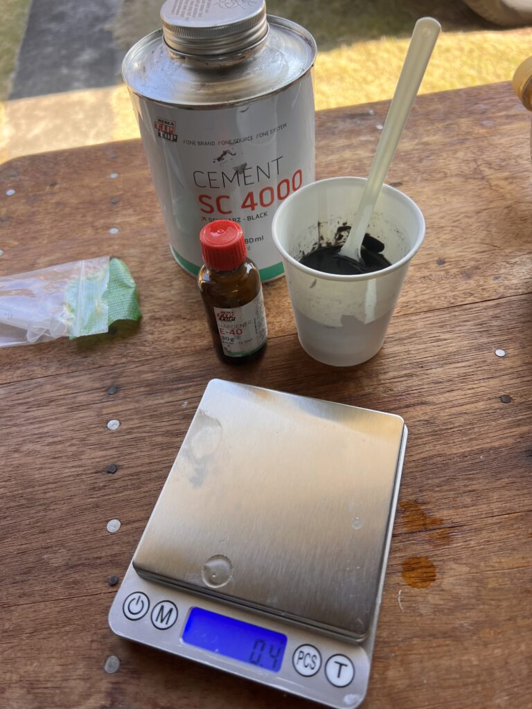 土肥ダイビング　ドライスーツリペア　リストシール貼り替え