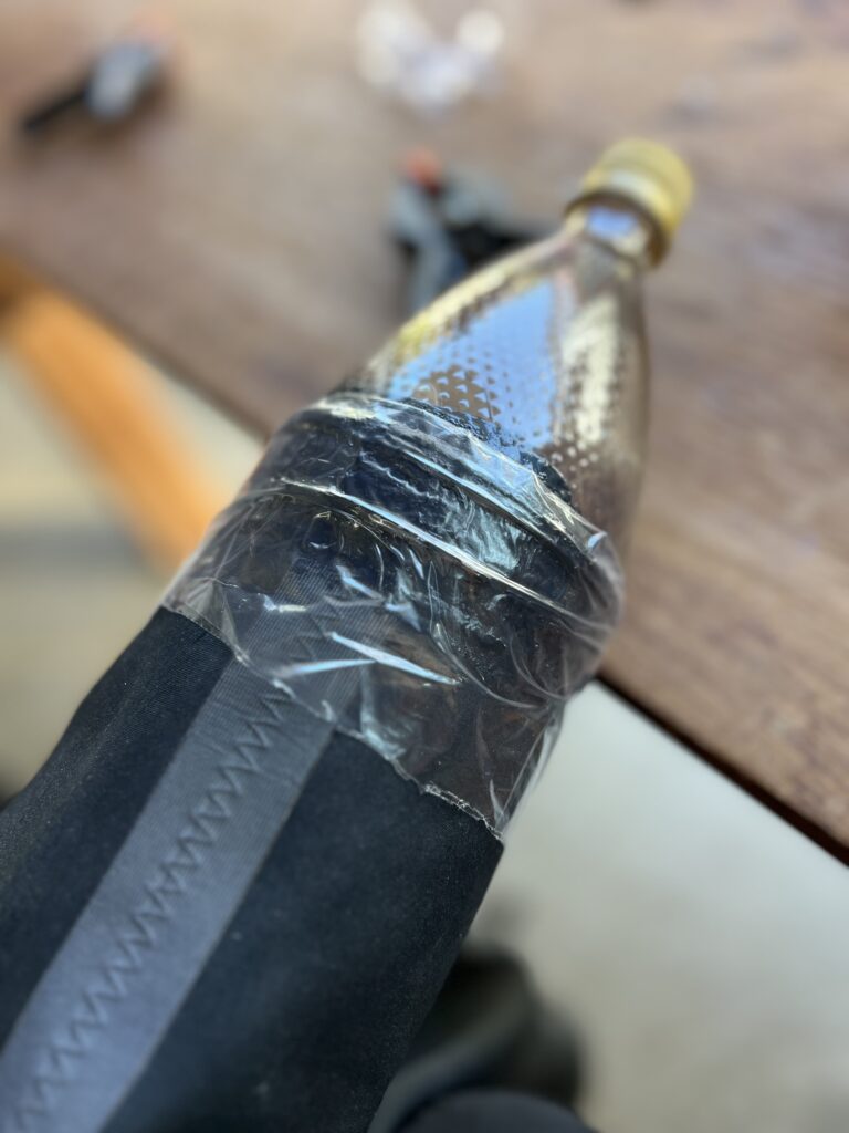 土肥ダイビング　ドライスーツリペア　リストシール貼り替え