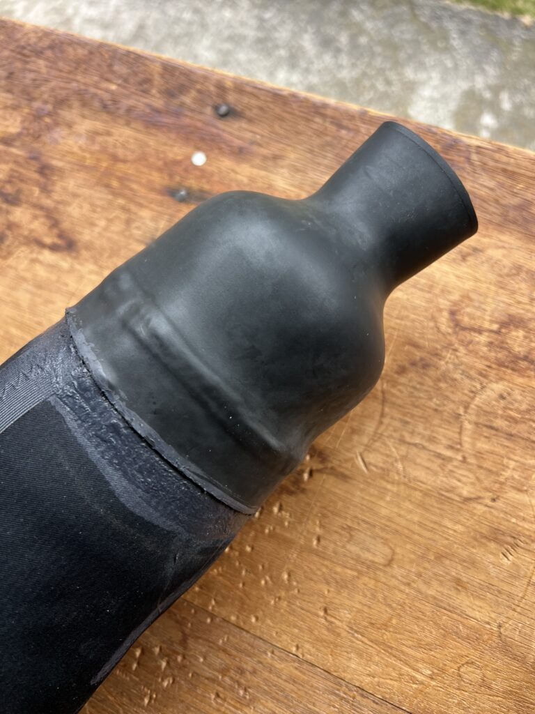 土肥ダイビング　ドライスーツリペア　リストシール貼り替え