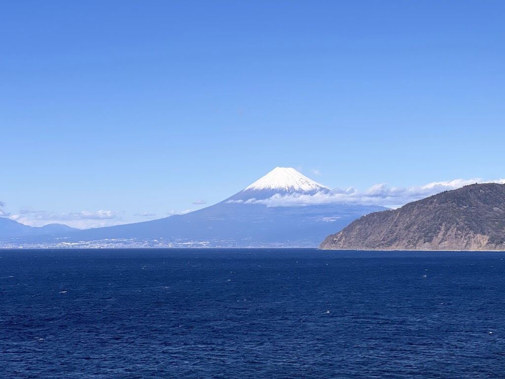 駿河湾からの富士山
