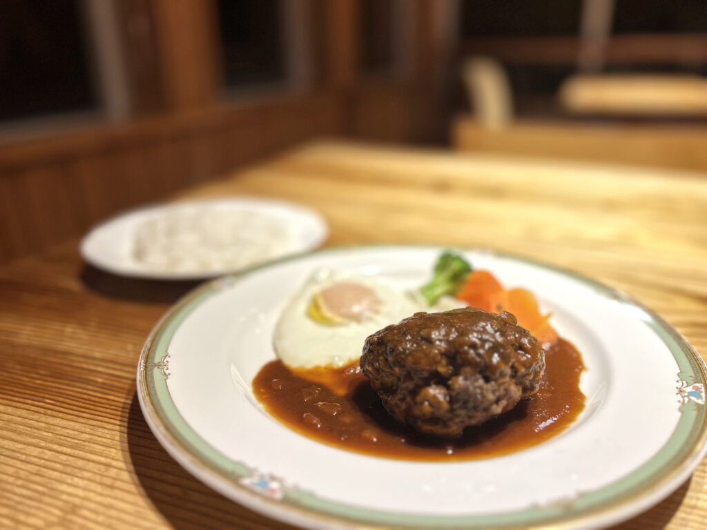 ドライブインPrima　小下田ハンバーグ屋さん