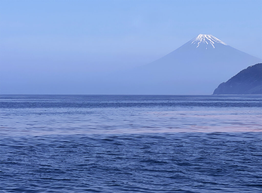 土肥ダイビング　赤潮と富士山