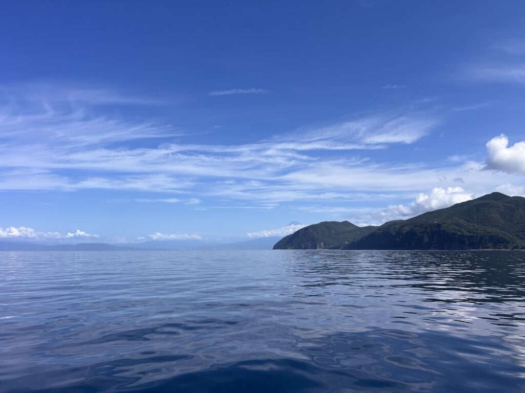 土肥ダイビング 駿河湾からの富士山 下手凪な海